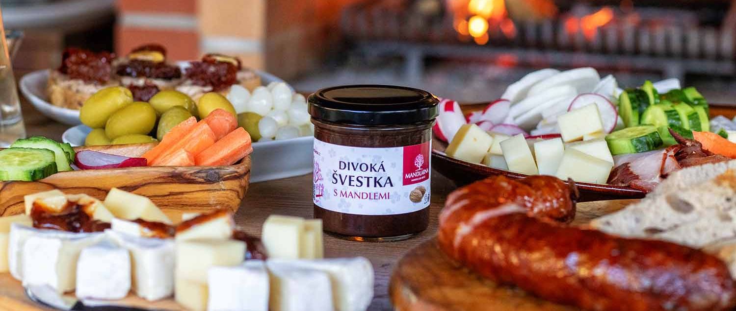 Grilovací stůl se specialitou z Mandlárny.